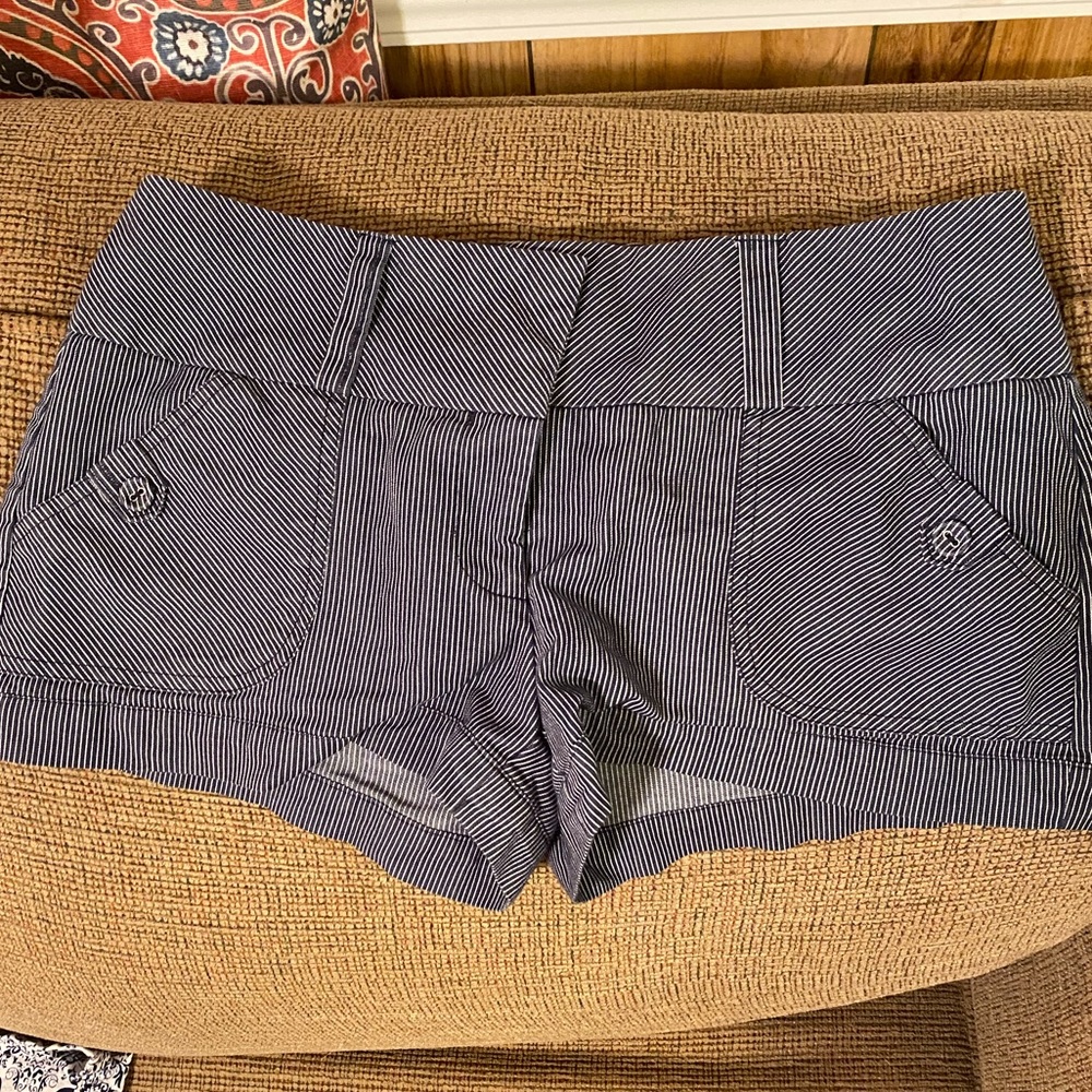 Women’s shorts size 8